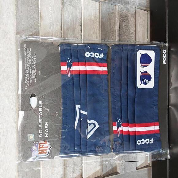 NFL New England Patriots Adjustable Mask | FOCO | Adult - Picture 1 of 7